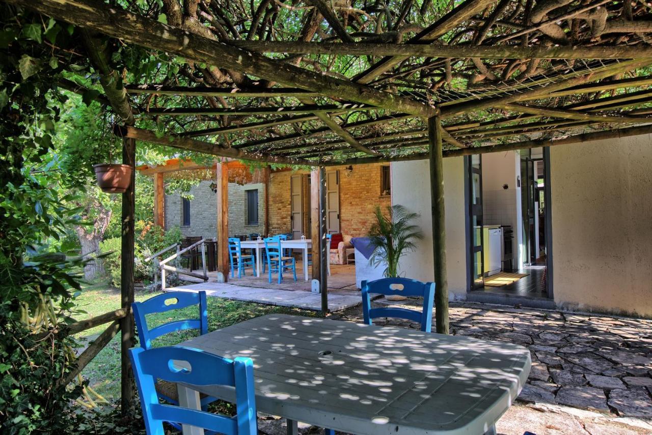 Grande Villa Storica Per Vacanze Con Giardino Privato E Piscina Ostra Екстер'єр фото