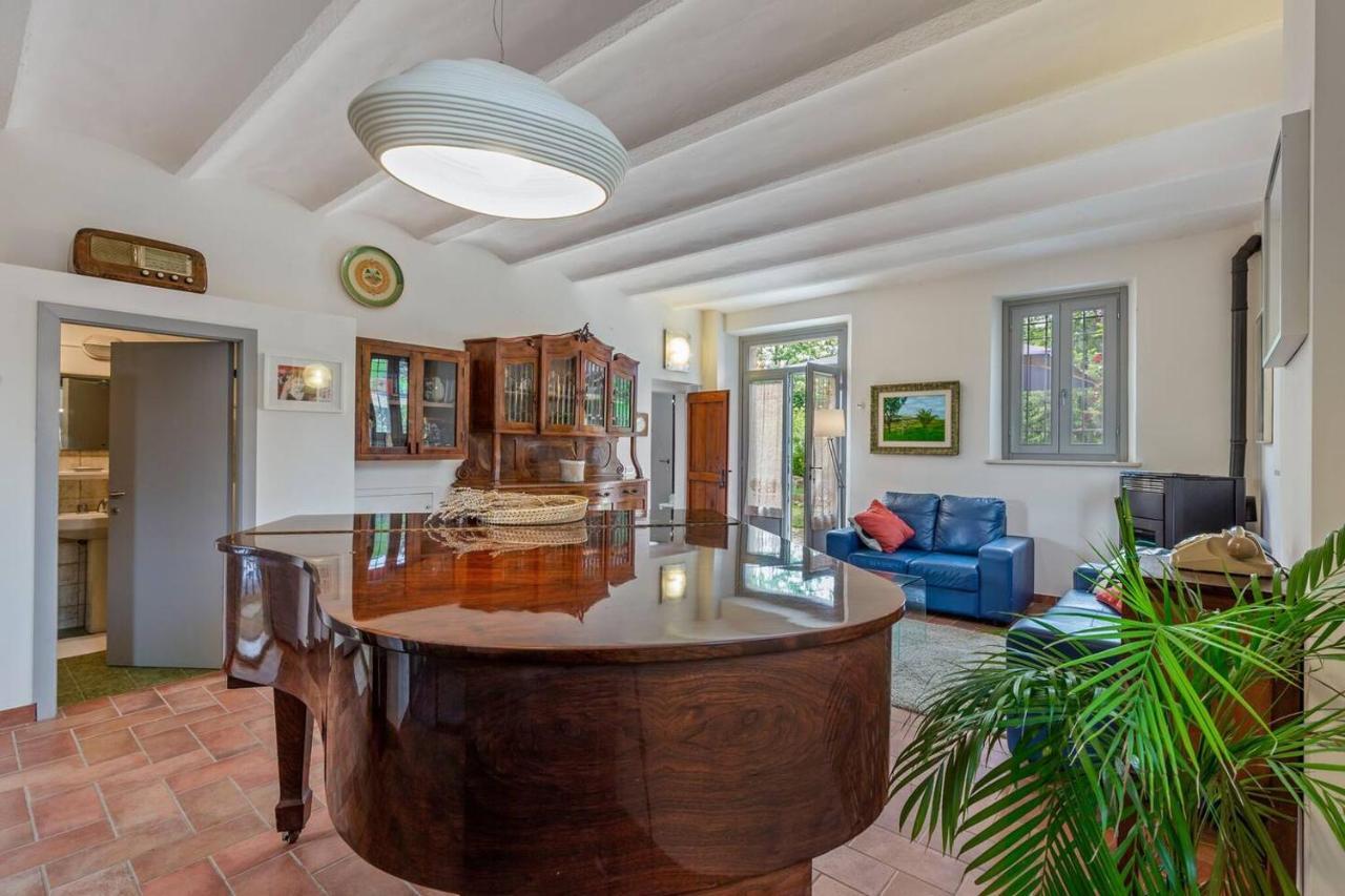 Grande Villa Storica Per Vacanze Con Giardino Privato E Piscina Ostra Екстер'єр фото