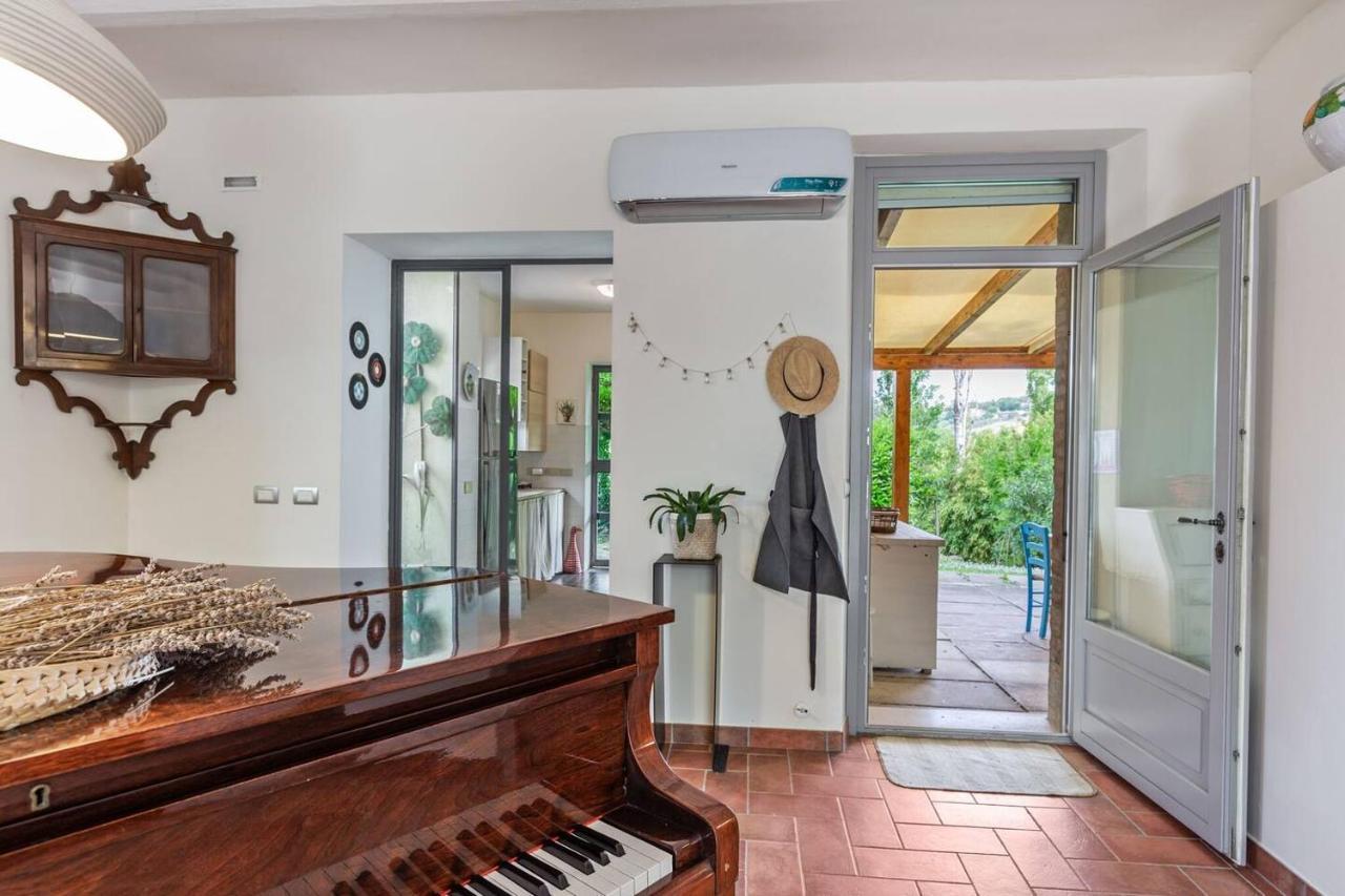 Grande Villa Storica Per Vacanze Con Giardino Privato E Piscina Ostra Екстер'єр фото