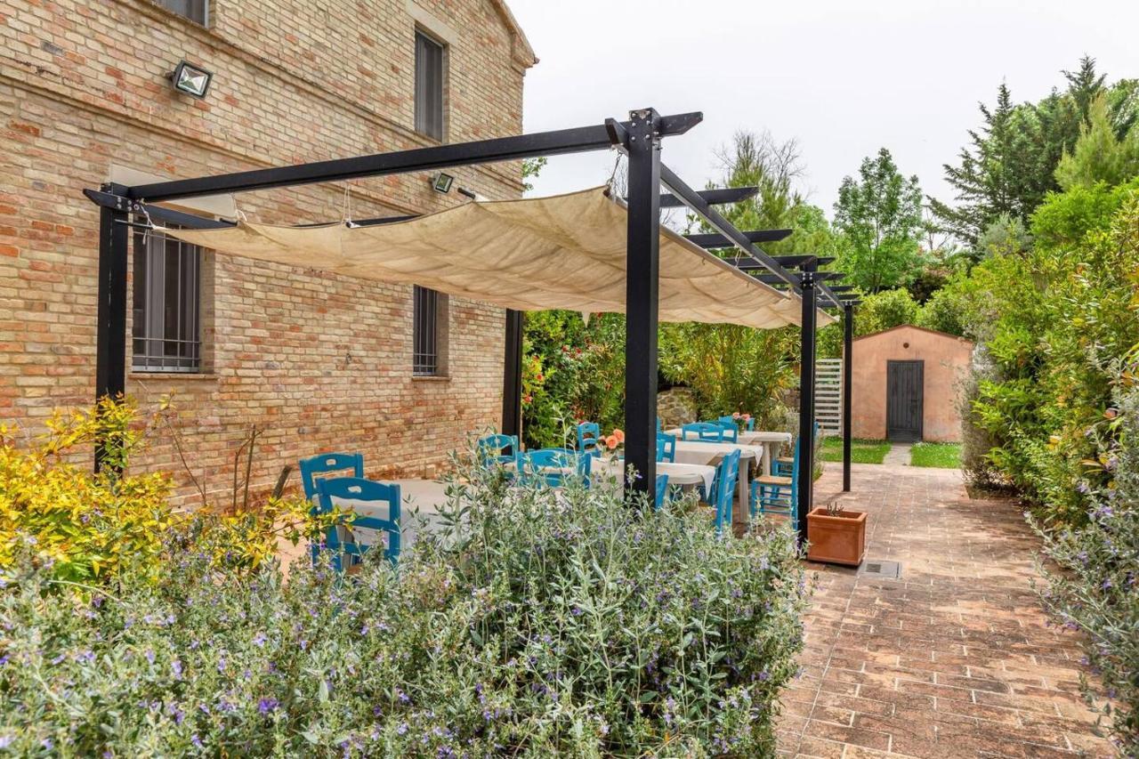 Grande Villa Storica Per Vacanze Con Giardino Privato E Piscina Ostra Екстер'єр фото