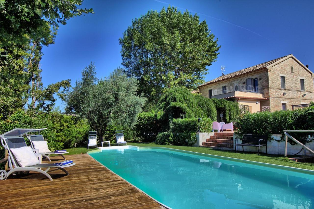 Grande Villa Storica Per Vacanze Con Giardino Privato E Piscina Ostra Екстер'єр фото